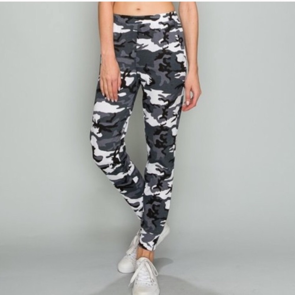 LAST ONE! Camo Print Joggers Gray & White Size L - Picture 4 of 4